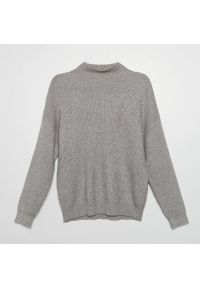Cropp - Sweter z prążkowanej dzianiny - Jasny szary. Kolor: szary. Materiał: dzianina, prążkowany #1