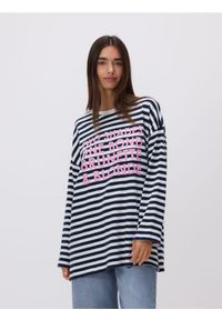 Reserved - Longleeve oversize z nadrukiem - wielobarwny. Materiał: bawełna, dzianina. Wzór: nadruk