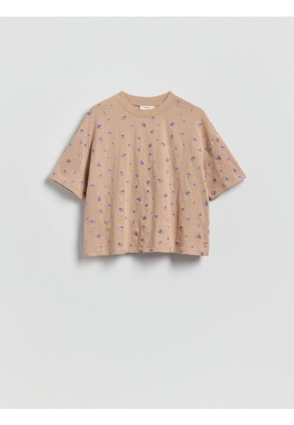 Reserved - T-shirt z haftem - beżowy. Kolor: beżowy. Materiał: dzianina, bawełna. Wzór: haft