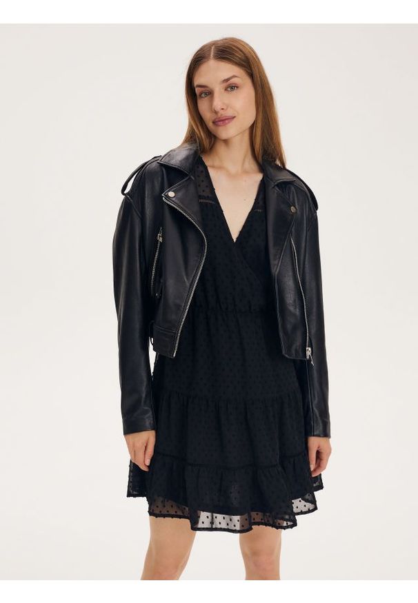Reserved - Sukienka mini z falbaną - czarny. Kolor: czarny. Materiał: tkanina. Długość: mini