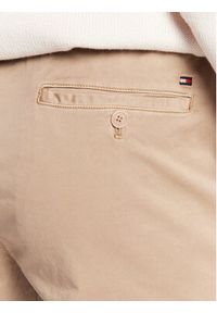 TOMMY HILFIGER - Tommy Hilfiger Spodnie materiałowe Chelsea Satin MW0MW29651 Beżowy Relaxed Fit. Kolor: beżowy. Materiał: bawełna #5