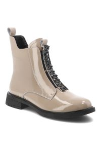 Beżowe Botki S.Barski Lakierowane Modne Buty Damskie. Kolor: beżowy. Materiał: lakier. Wzór: aplikacja. Sezon: zima, jesień. Styl: elegancki