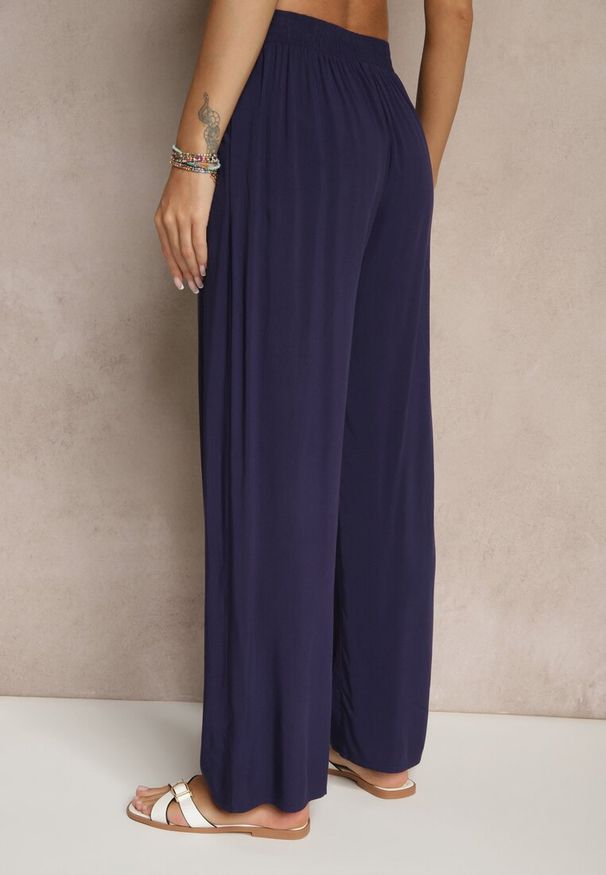 Renee - Granatowe Spodnie z Wiskozy High Waist o Szerokim Kroju Avelozi. Okazja: na co dzień. Stan: podwyższony. Kolor: niebieski. Materiał: wiskoza. Styl: elegancki, casual