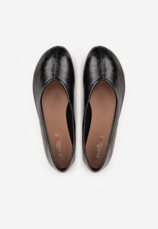 Renee - Czarne Gładkie Balerinki Basic z Zaokrąglonym Noskiem Kaleta. Okazja: na co dzień. Kolor: czarny. Materiał: skóra, jeans. Wzór: gładki. Styl: casual, klasyczny