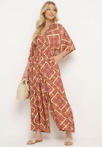 Born2be - Różowo-Żółty Kombinezon Boho z Gumką w Talii Wiązany na Plecach z Szerokimi Nogawkami Rodolia. Okazja: na co dzień. Kolor: różowy. Długość rękawa: krótki rękaw. Długość: krótkie. Styl: boho #1