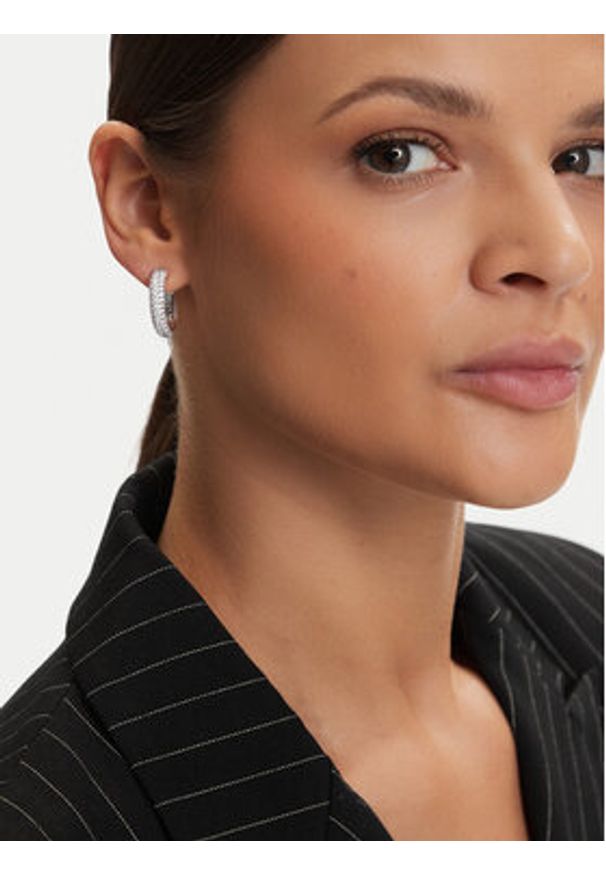 Guess Kolczyki JUBE06 020JW Złoty. Materiał: ze stali, ze stali nierdzewnej. Kolor: złoty