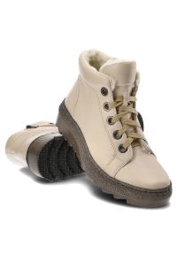 Beżowe Trzewiki Armodo Ocieplane Obuwie Damskie. Okazja: na spacer. Zapięcie: sznurówki. Kolor: beżowy. Materiał: skóra, futro, syntetyk. Sezon: zima. Obcas: na koturnie. Styl: elegancki #3