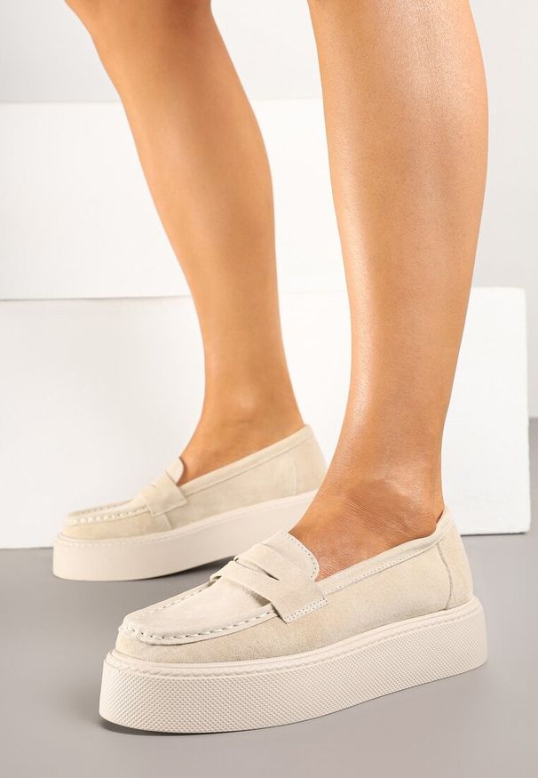 Born2be - Beżowe Skórzane Półbuty Mokasyny na Grubej Podeszwie Sadelise. Okazja: na co dzień. Kolor: beżowy. Materiał: skóra. Styl: casual