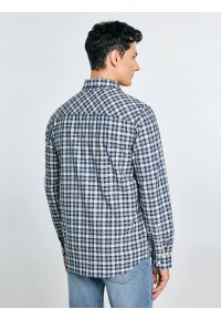 Big-Star - Koszula męska bawełniana w kratę granatowa Gibbineros 402. Typ kołnierza: kołnierzyk klasyczny. Kolor: niebieski. Materiał: bawełna. Wzór: haft, kratka, gładki. Styl: klasyczny #2