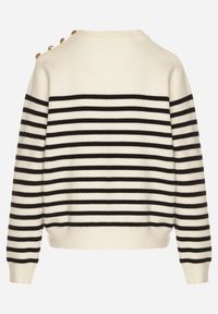 Born2be - Czarno-Kremowy Sweter z Wiskozą w Paski z Guzikami Lillenia. Okazja: na co dzień. Kolor: czarny. Materiał: wiskoza. Wzór: paski. Styl: casual, elegancki #5