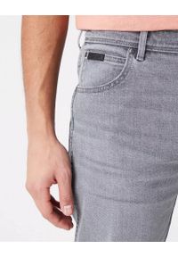 Wrangler - WRANGLER TEXAS SLIM MĘSKIE SPODNIE JEANSOWE JEANSY GOLDEN GREY W12S3039H 112145786