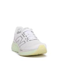 Buty do biegania damskie New Balance W680RM8. Kolor: biały. Materiał: syntetyk, materiał. Szerokość cholewki: normalna