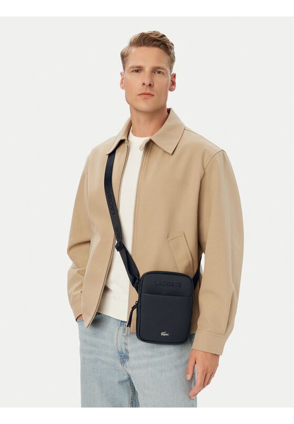 Lacoste Saszetka NH5355SJ Czarny. Kolor: czarny. Materiał: skóra