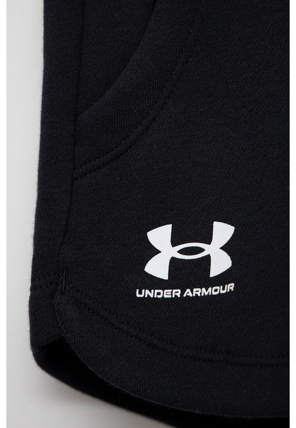 Under Armour szorty dziecięce kolor czarny z nadrukiem regulowana talia. Okazja: na co dzień. Kolor: czarny. Wzór: nadruk. Styl: casual