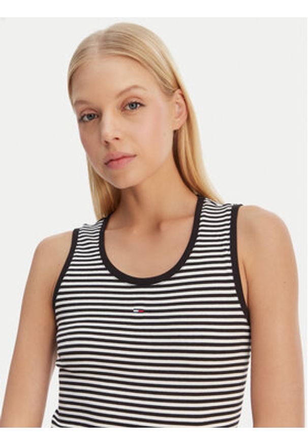 Tommy Jeans Sukienka codzienna Essential DW0DW20674 Czarny Slim Fit. Okazja: na co dzień. Kolor: czarny. Materiał: bawełna. Typ sukienki: proste. Styl: casual