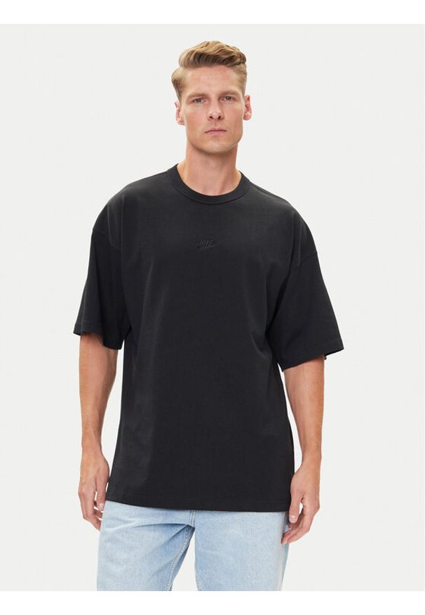 Nike T-Shirt Essentials HF9606 Czarny Oversize. Kolor: czarny. Materiał: bawełna
