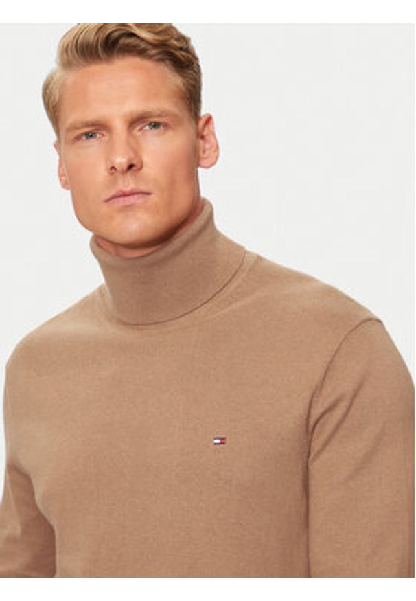 TOMMY HILFIGER - Tommy Hilfiger Golf MW0MW28048 Beżowy Regular Fit. Typ kołnierza: golf. Kolor: beżowy. Materiał: bawełna