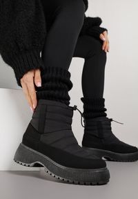 Renee - Czarne Pikowane Śniegowce ze Ściągaczem Monivella. Okazja: na co dzień. Kolor: czarny. Materiał: jeans. Sezon: zima. Styl: casual #6