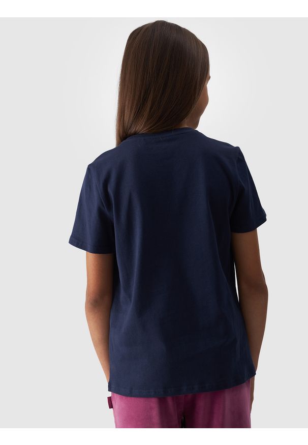 4f - 4F T-shirt z nadrukiem dziewczęcy - granatowy 164 (13-14 lat). Okazja: na co dzień. Kolor: niebieski. Materiał: dzianina, jersey, bawełna. Długość rękawa: krótki rękaw. Długość: krótkie. Wzór: nadruk. Sezon: lato. Styl: sportowy, klasyczny, casual