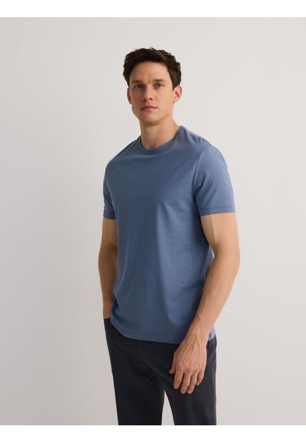 Reserved - T-shirt regular fit z modalem - granatowy. Kolor: niebieski. Materiał: bawełna
