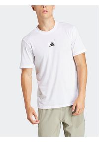 Adidas - adidas T-Shirt Workout Logo IT2125 Biały Regular Fit. Kolor: biały. Materiał: bawełna