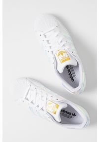 adidas Originals Buty FX7565 kolor biały. Nosek buta: okrągły. Zapięcie: sznurówki. Kolor: biały. Materiał: guma. Obcas: na obcasie. Wysokość obcasa: niski