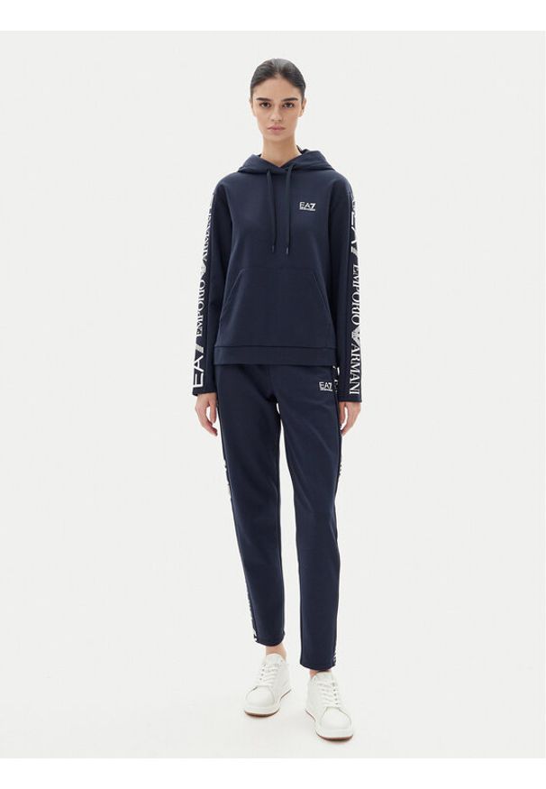 EA7 Emporio Armani Dres 7W000116 AF10443 UB102 Granatowy Regular Fit. Kolor: niebieski. Materiał: syntetyk