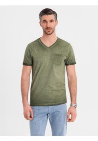 Ombre Clothing - Bawełniany męski t-shirt V-neck z dzianiny z efektem sprania - oliwkowy V9 OM-TSWT-0242 - XXL. Okazja: na co dzień. Typ kołnierza: dekolt w serek. Kolor: oliwkowy. Materiał: dzianina, bawełna. Wzór: melanż. Styl: klasyczny, vintage, casual #8