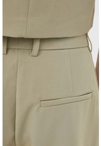 Samsoe & Samsoe - Samsoe Samsoe spodnie damskie kolor beżowy proste high waist. Okazja: na co dzień. Stan: podwyższony. Kolor: beżowy. Materiał: tkanina, poliester. Styl: casual #3