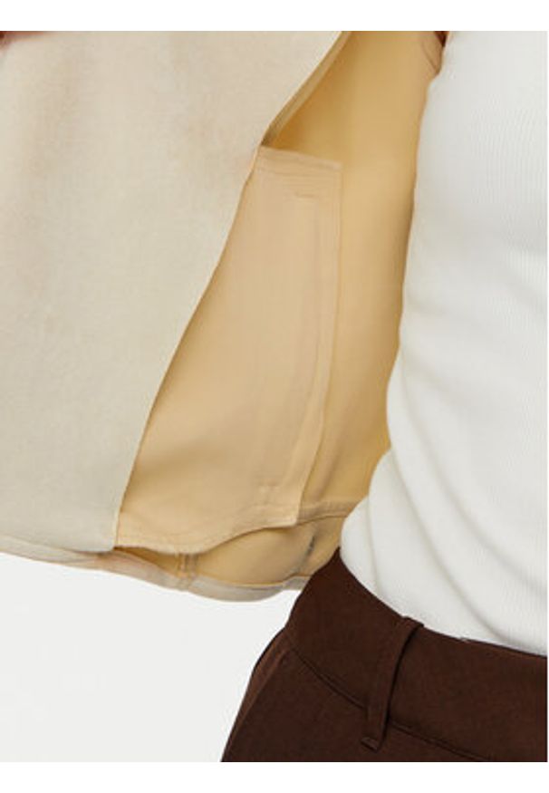 Vero Moda Kurtka z imitacji skóry Jose 10300938 Beżowy Regular Fit. Kolor: beżowy. Materiał: skóra