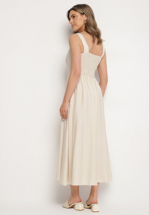 Born2be - Beżowa Wiskozowa Sukienka o Rozkloszowanym Kroju z Kwadratowym Dekoltem Avmila. Typ kołnierza: dekolt kwadratowy. Kolor: beżowy. Materiał: wiskoza. Styl: klasyczny