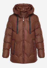 Born2be - Brązowa Pikowana Kurtka z Kapturem Ozdobiona Sznurkami Olittia. Okazja: na co dzień. Typ kołnierza: kaptur. Kolor: brązowy. Wzór: aplikacja. Styl: casual #2