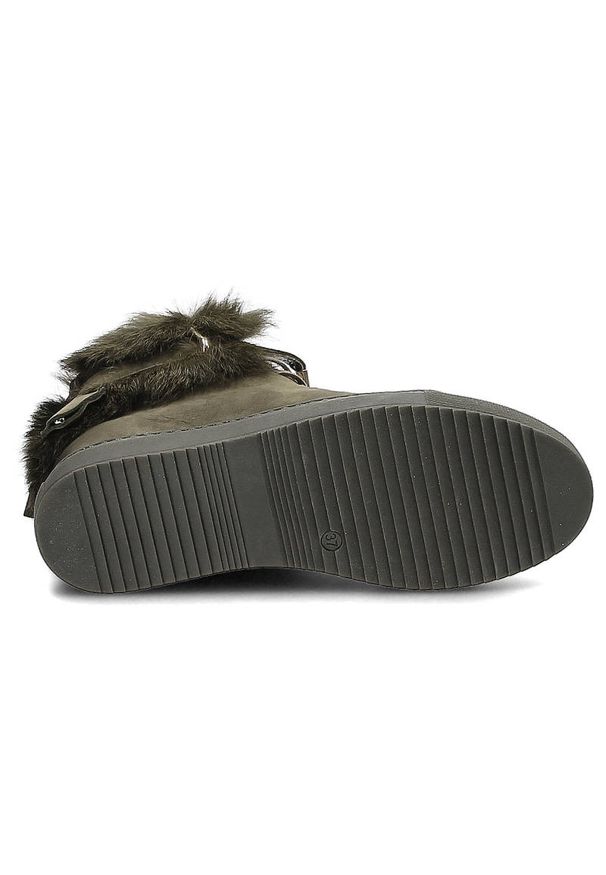 Sneakersy damskie Carinii, sznurowane i na płaskim obcasie, zielone, B3770_F_I43-000-PSK-B67. Zapięcie: klamry. Kolor: zielony. Materiał: futro, guma, zamsz. Szerokość cholewki: normalna. Wzór: aplikacja. Obcas: na obcasie. Styl: elegancki. Wysokość obcasa: niski