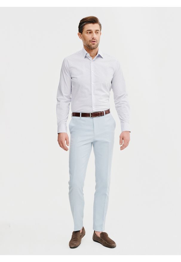 Pako Lorente - PAKO LORENTE – Biała koszula męska w wiatraczki. Kolor: biały. Materiał: bawełna, elastan. Długość rękawa: długi rękaw. Długość: długie. Sezon: wiosna, lato