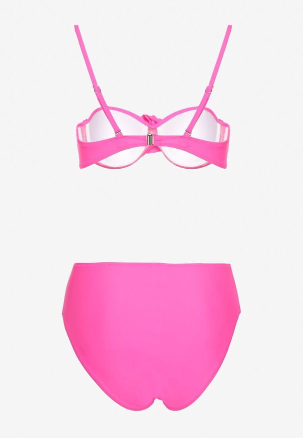 Born2be - Różowe Bikini Biustonosz z Kwiatem 3D i Majtki Typu Figi Telanea. Kolor: różowy. Wzór: kwiaty