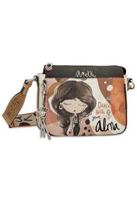 Pomarańczowa Damska Listonoszka Na Ramię Anekke Z Laleczką. Kolor: pomarańczowy. Wzór: aplikacja. Materiał: zdobione. Styl: casual, boho. Rodzaj torebki: na ramię #1