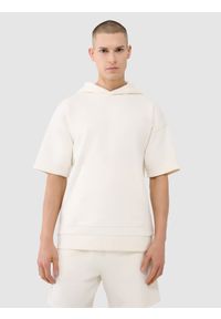4f - 4F Bluza z krótkim rękawem z kapturem męska - biała XXL. Okazja: na co dzień. Typ kołnierza: kaptur. Kolor: biały. Materiał: dzianina, poliester, materiał, dresówka, bawełna. Długość rękawa: krótki rękaw. Długość: krótkie. Wzór: gładki, ze splotem. Styl: sportowy, casual