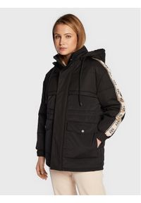Guess Kurtka zimowa 4G V2BL09 WF330 Czarny Regular Fit. Kolor: czarny. Materiał: syntetyk, bawełna. Sezon: zima #1