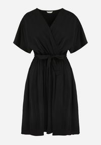Born2be - Czarna Sukienka z Kopertowym Dekoltem Wiązanym Paskiem i Gumką w Pasie Vung. Kolor: czarny. Materiał: materiał. Typ sukienki: kopertowe. Długość: mini #6