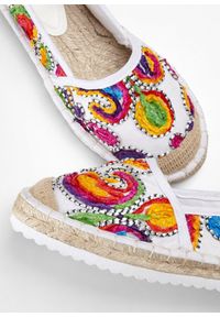 bonprix - Espadryle. Kolor: biały. Wzór: haft, kolorowy, aplikacja