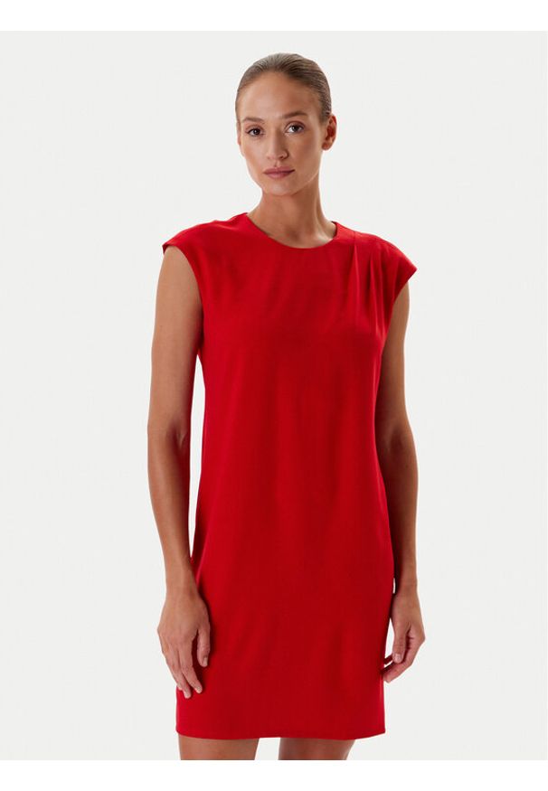 Tatuum Sukienka codzienna Zimona T2508.205 Czerwony Relaxed Fit. Okazja: na co dzień. Kolor: czerwony. Materiał: syntetyk. Typ sukienki: proste. Styl: casual