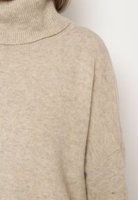 Born2be - Beżowy Golf z Wełną i Wiskozą o Prostym Kroju Elrinnis. Okazja: na co dzień. Typ kołnierza: golf. Kolor: beżowy. Materiał: wiskoza, wełna. Długość rękawa: długi rękaw. Długość: długie. Styl: casual, elegancki #5