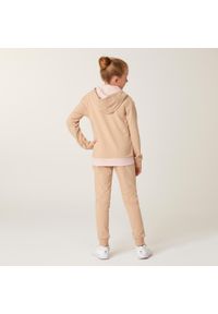 DOMYOS - Dres dziecięcy Domyos 500. Kolekcja: plus size. Kolor: beżowy, wielokolorowy, różowy. Materiał: dresówka. Styl: sportowy