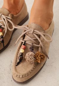 Born2be - Beżowe Mokasyny VICES z Wkładką ze Skóry Natualnej Ozdobione Koralikami. Nosek buta: okrągły. Kolor: beżowy. Materiał: skóra. Wzór: aplikacja. Obcas: na obcasie. Styl: klasyczny. Wysokość obcasa: niski #2