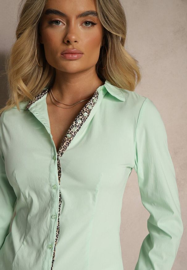 Renee - Zielona Koszula z Bawełną i Panterkową Wstawką Edilionea. Okazja: na co dzień, na spotkanie biznesowe. Kolor: zielony. Materiał: bawełna. Styl: casual, elegancki, biznesowy, klasyczny