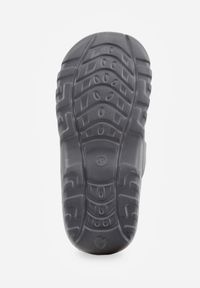 Born2be - Szare Klapki na Grubej Podeszwie z Wycięciami na Cholewce Henria. Okazja: na co dzień. Kolor: szary. Materiał: jeans, dresówka. Styl: sportowy, wakacyjny, casual #6