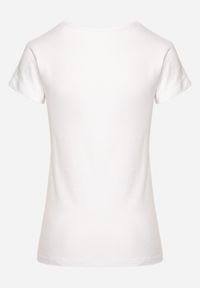 Born2be - Biały T-shirt Geratia. Okazja: na co dzień. Kolor: biały. Materiał: dzianina, materiał, elastan, bawełna, jeans. Styl: casual, elegancki #6