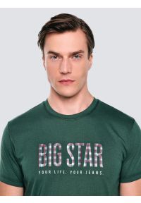 Big-Star - Koszulka męska z logo BIG STAR zielona Melsar 304. Okazja: na co dzień. Kolor: zielony. Materiał: dzianina, jeans. Wzór: nadruk. Styl: wizytowy, klasyczny, casual #4