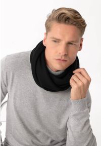 Volcano - Stylowy szal męski H-FEST. Kolor: czarny. Materiał: dzianina. Wzór: aplikacja. Sezon: zima. Styl: elegancki #1