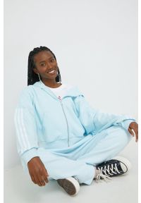 adidas Originals bluza bawełniana damska z kapturem z aplikacją. Typ kołnierza: kaptur. Kolor: niebieski. Materiał: bawełna. Wzór: aplikacja #1